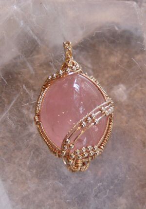 Rose Quartz, Gold