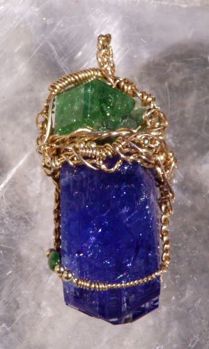 Tanzanite, Tsavorite, Gold